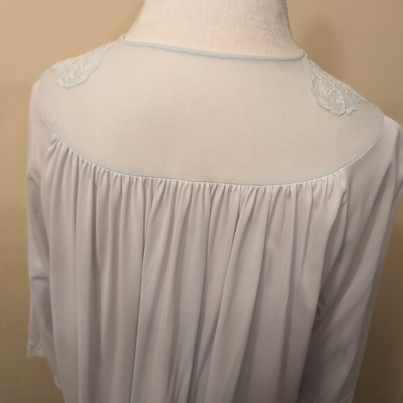 VINTAGE Shadow Line robe, light blue, nylon, rose details, size Large - Picture 6 of 13
